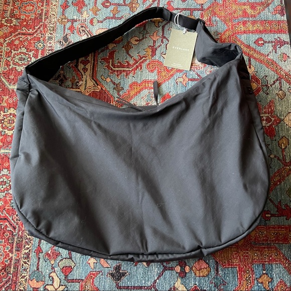 Everlane Handbags - Nwt everlane the oversized carryall